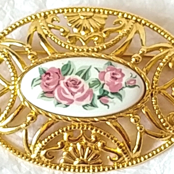 AVON "PASTEL LACE" PIN BROOCH - VINTAGE with PINK ROSES - Picture 5 of 5